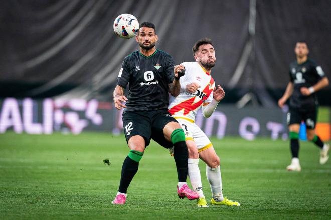 Willian José ante el Rayo Vallecano (Foto: Cordon Press)