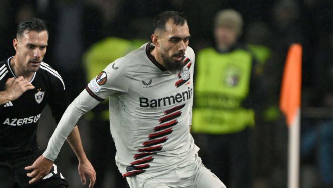 Borja Iglesias, durante un partido con el Bayer Leverkusen (Foto: CordonPress).