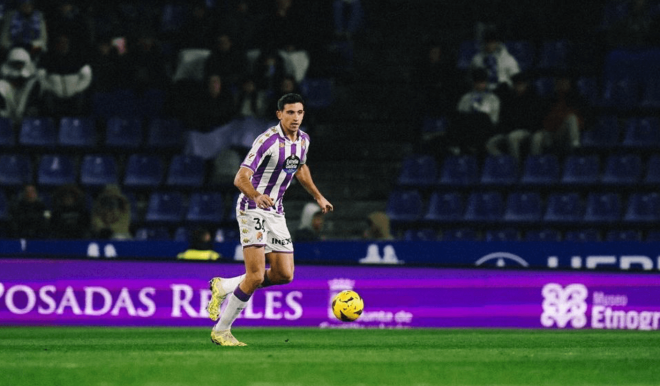César Tárrega, con el Real Valladolid (Foto: Instagram @sesartarrega_).