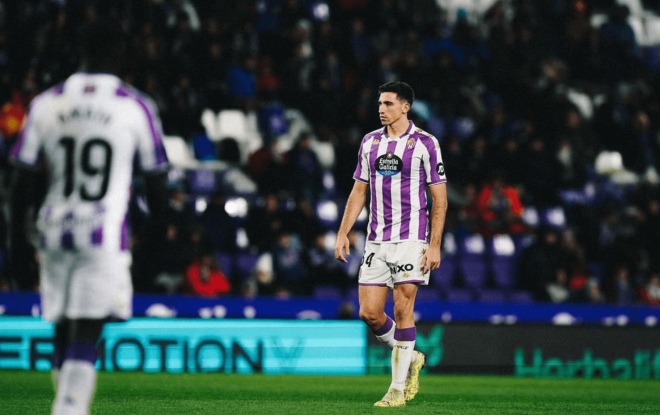 César Tárrega, con el Real Valladolid (Foto: Instagram @cesartarrega_).