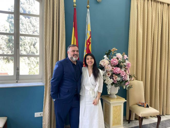 Dos novios, afectados por el incendio de Campanar, se casan en Valencia