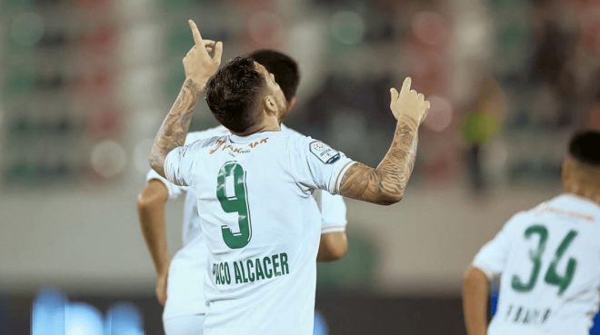 Paco Alcácer celebra un gol con el Emirates Club. (Foto: Instagram @paco93alcacer)