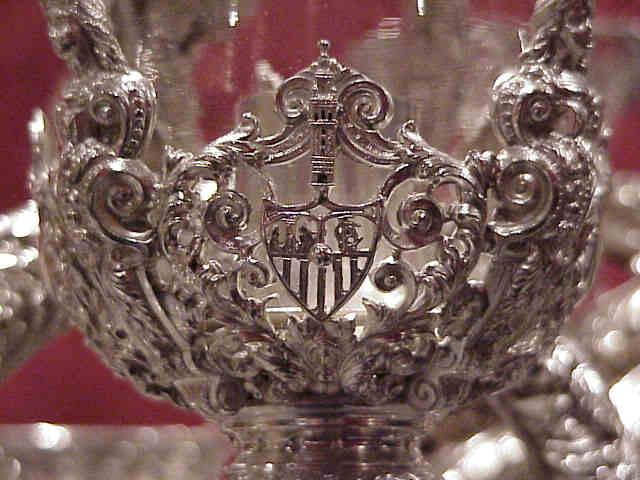 Detalle del candelabro de cola de la Virgen de la Hiniesta.