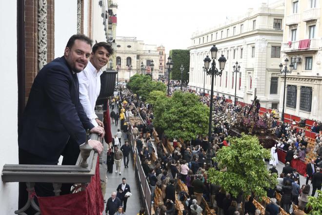 Fede Quintero y Óliver Torres, en el balcón de ElDesmarque (Foto: Kiko Hurtado)