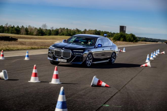 Cursos BMW para conductores profesionales de coches blindados