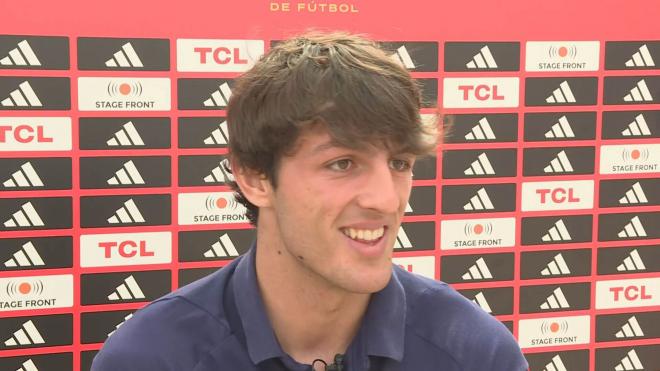 Unai Gómez, durante una entrevista con la selección sub-21 (Fuente: ElDesmarque)
