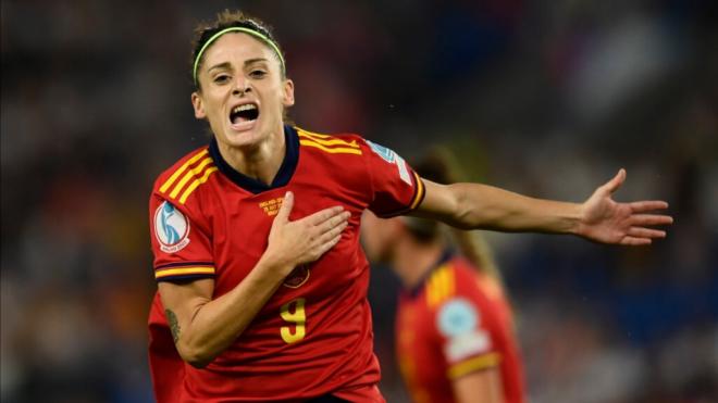 Esther González celebrando un gol con la selección española femenina (Foto: Cordon Press)