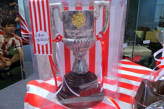 Copa del Rey de chocolate preparada para la final del Athletic, de este 2024 en La Cartuja (Foto: D