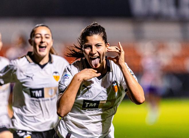 Anita Marcos es el reflejo de la alegría tras el 4-1 al Granada.
