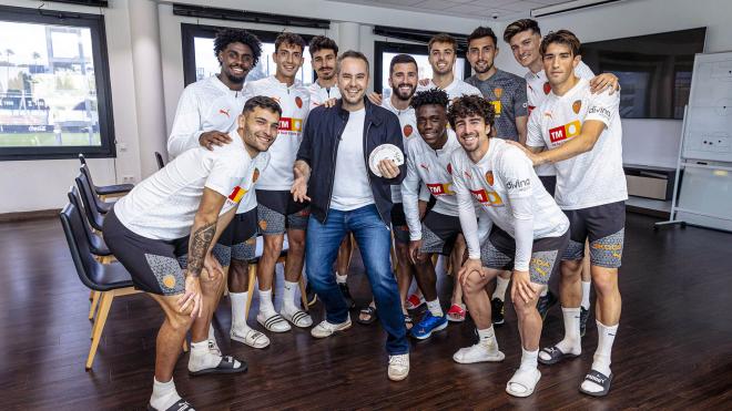 La visita de Jorge Blass a Paterna (Foto: Valencia CF).