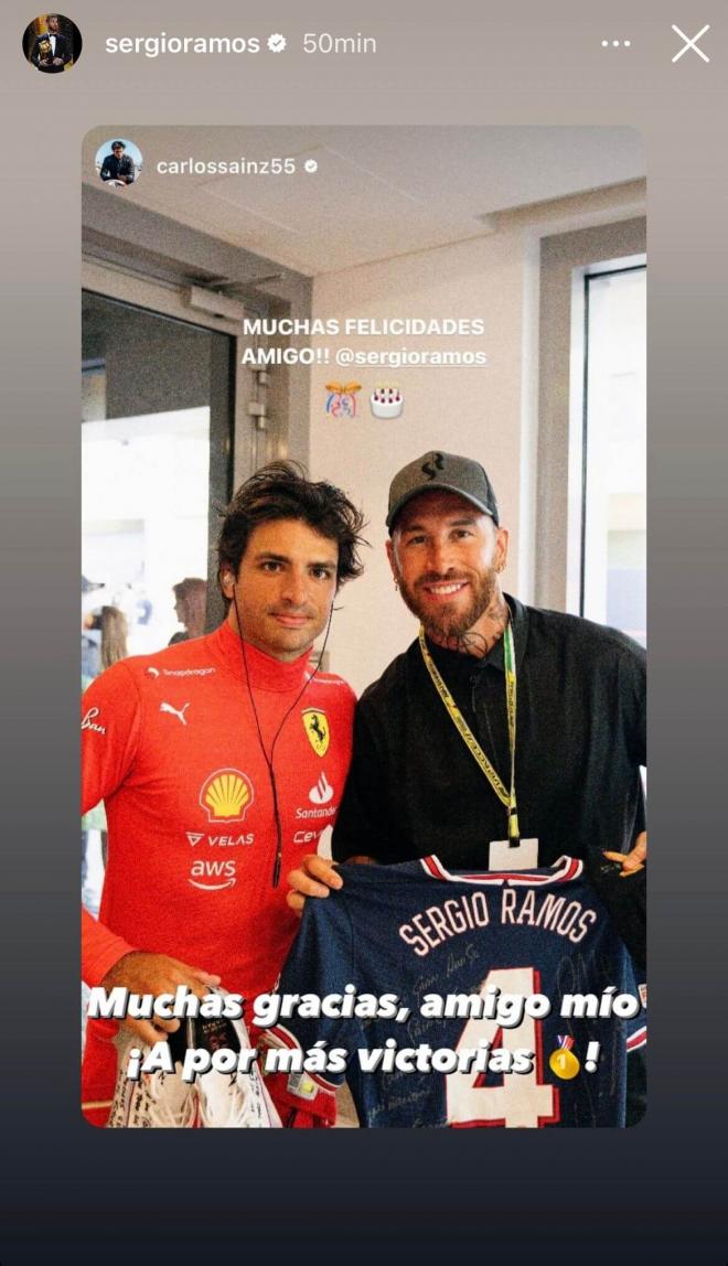 La celebración de Carlos Sainz a Sergio Ramos.