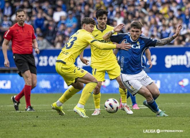 Viti durante el Real Oviedo - Villarreal B (Foto: LALIGA).