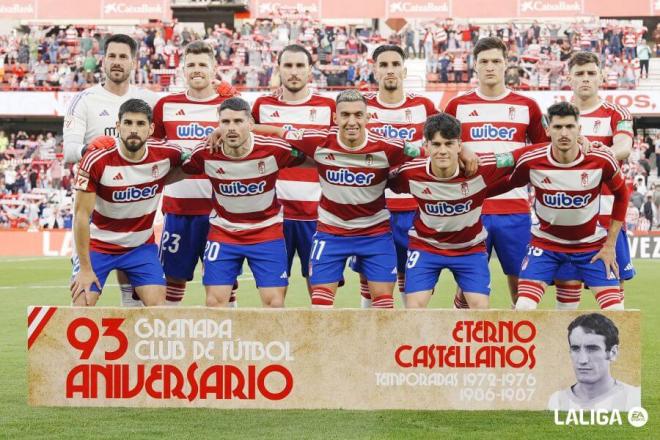 El homenaje a Ángel Castellanos en el once titular del Granada CF (Foto: LALIGA).