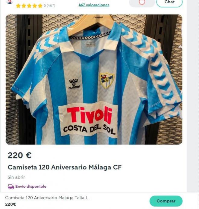 La camiseta retro del Málaga ya estaba en Wallapop al poco tiempo por 220 euros.
