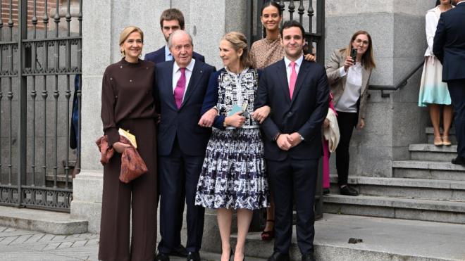 La familia del rey Felipe VI en la boda de Almeida y Teresa Urquijo (Europa Press)