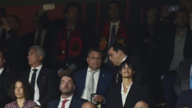 Rafa Nadal y Carlos Moya, con la bufanda del Mallorca: la felicidad del tenista tras el gol
