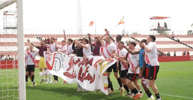 La celebración de los jugadores del Sevilla Atlético.