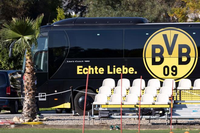 Autobús del Borussia Dortmund como el que sufrió el atentado del Estado Islámico (Foto: Cordon Press).
