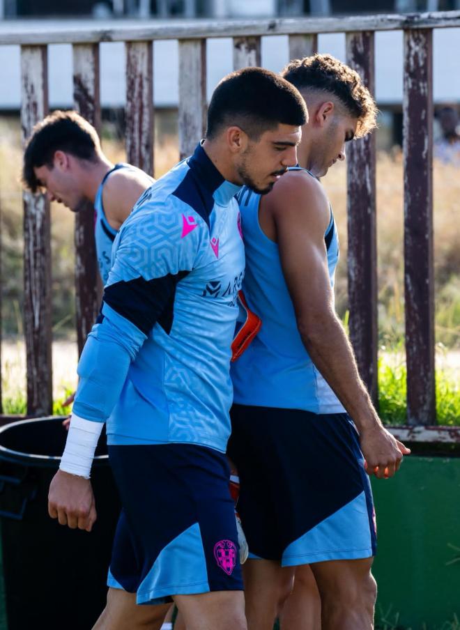 Pablo Cuñat y Andrés García, en un entrenamiento con el Levante UD (Foto: LUD)