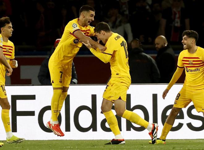 Christensen celebrando con Ferran Torres su gol al PSG (Foto: EFE).