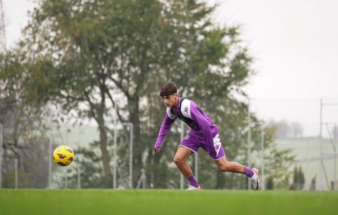 Víctor llegará al Levante como internacional Sub-17 y tras siete temporadas en Pucela (Foto: REAL VALLADOLID)