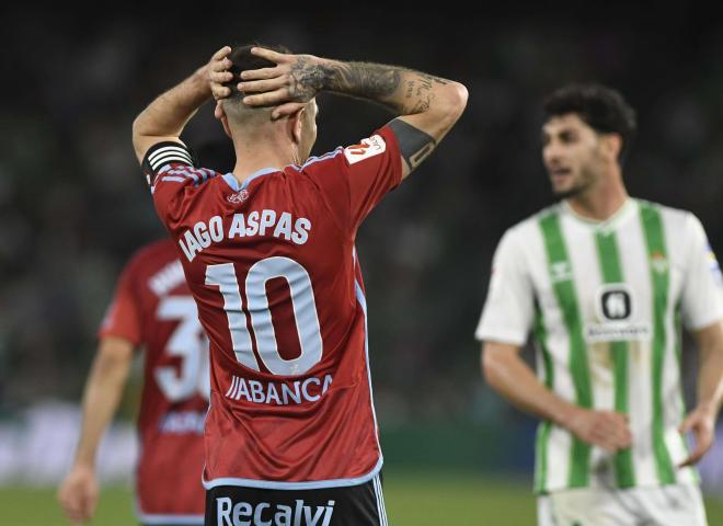 Iago Aspas se lamenta en el Betis - Celta (Foto: Kiko Hurtado).