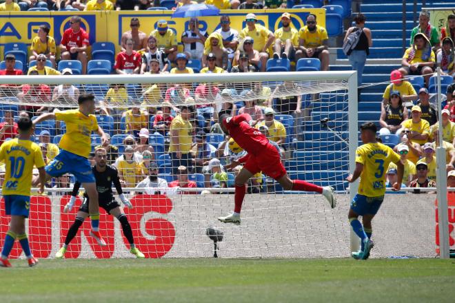 Youssef En-Nesyri en su gol ante Las Palmas. (Foto: @LaLiga)