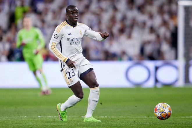 Ferland Mendy, en un partido de Champions con el Real Madrid (Foto: Cordon Press).