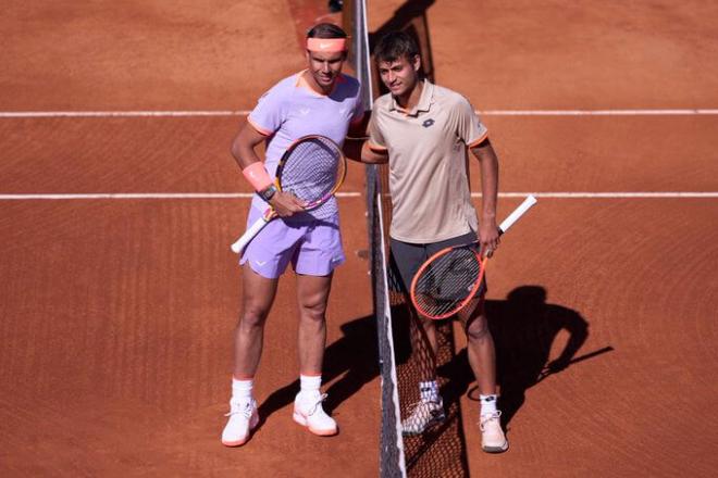 Rafa Nadal y Flavio Cobolli antes de su encuentro en Barcelona (Foto: bcnopenbs)