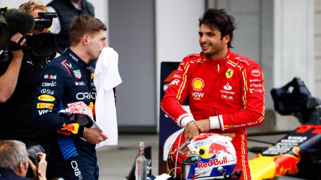 Max Verstappen y Carlos Sainz en el GP de Suzuka (Foto: Cordon Press).