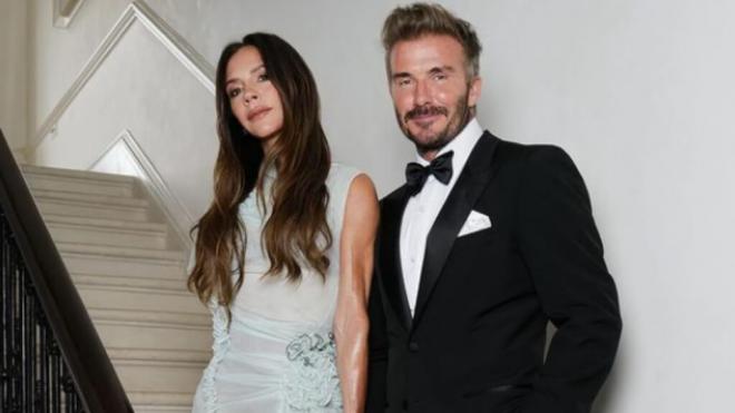 Victoria Beckham junto a su marido, David Becham (Foto: @victoriabeckham)