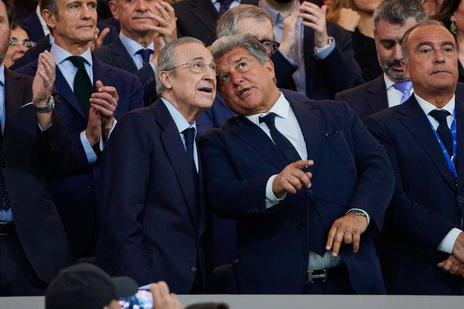 Florentino Pérez y Joan Laporta, en el Clásico del Bernabéu (Foto: Cordon Press).