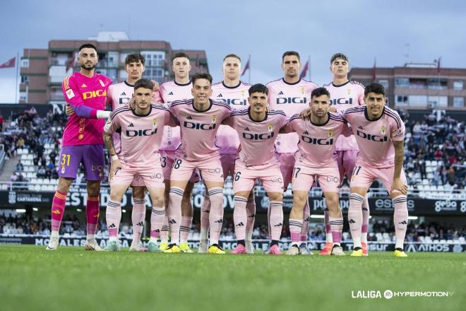 Once del Real Oviedo ante el Cartagena (Foto: LALIGA).