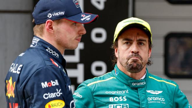 Fernando Alonso con Verstappen en el Gran Premio de China (Europa Press)