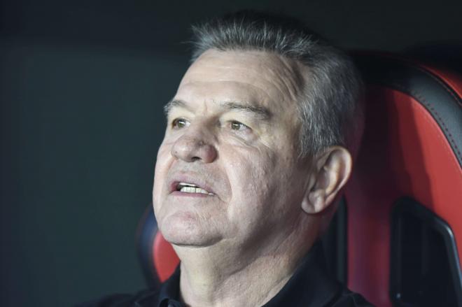 Javier Aguirre, en el Sánchez Pizjuán (Foto: Kiko Hurtado)