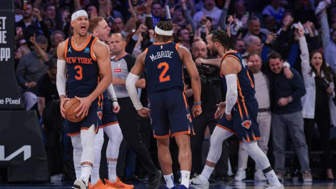 Los Knicks celebrando la victoria ante los Philadelphia 76ers (CordonPres)