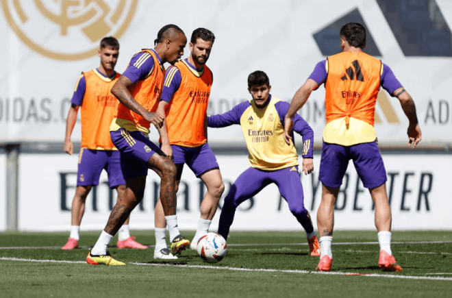 Los jugadores del Real Madrid entrenan en Valdebebas (Foto: RM).