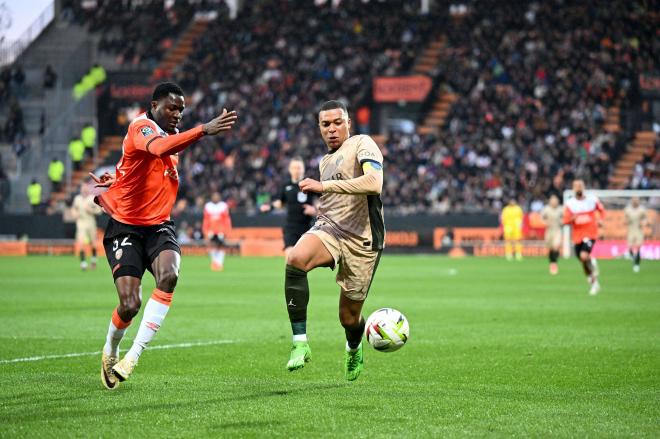 Kylian Mbappé frente al Lorient (Fuente: Cordon Press)