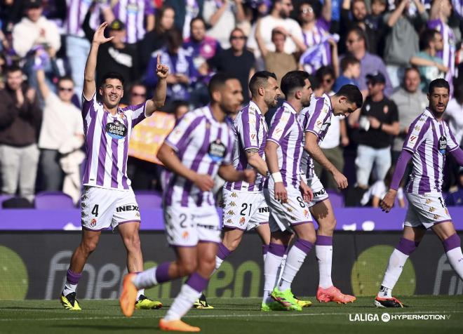 Celebración del gol de Víctor Meseguer en el Valladolid - Huesca (Foto: LALIGA).
