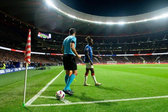 Insultos racistas a Nico Williams de un espectador en el partido ante el Atlético en el Metropolitano (Foto: Athletic Club).