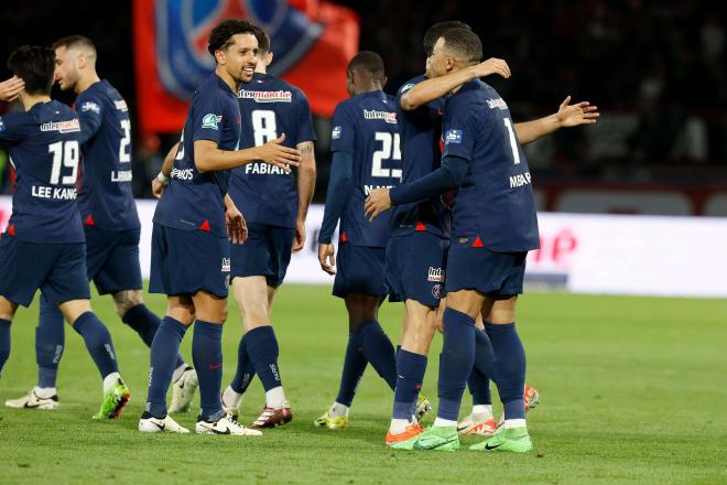 Los jugadores del PSG celebrando una victoria en la Ligue 1 (Foto: Cordon Press).