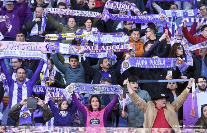 Afición del Real Valladolid (Foto: LALIGA Hypermotion).