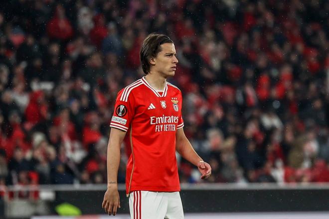 Álvaro Carreras, en un partido de Europa League con el Benfica (Foto: Cordon Press).