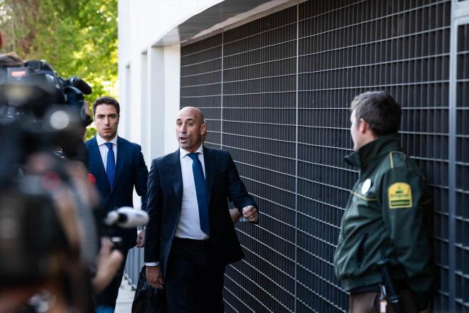 Luis Rubiales en su llegada a los juzgados de Majadahonda (Foto: Europa Press)