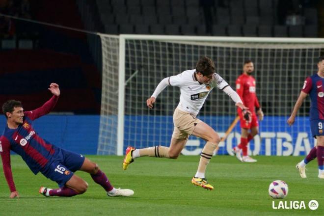 Javi Guerra, ante el FC Barcelona (Foto: LALIGA).