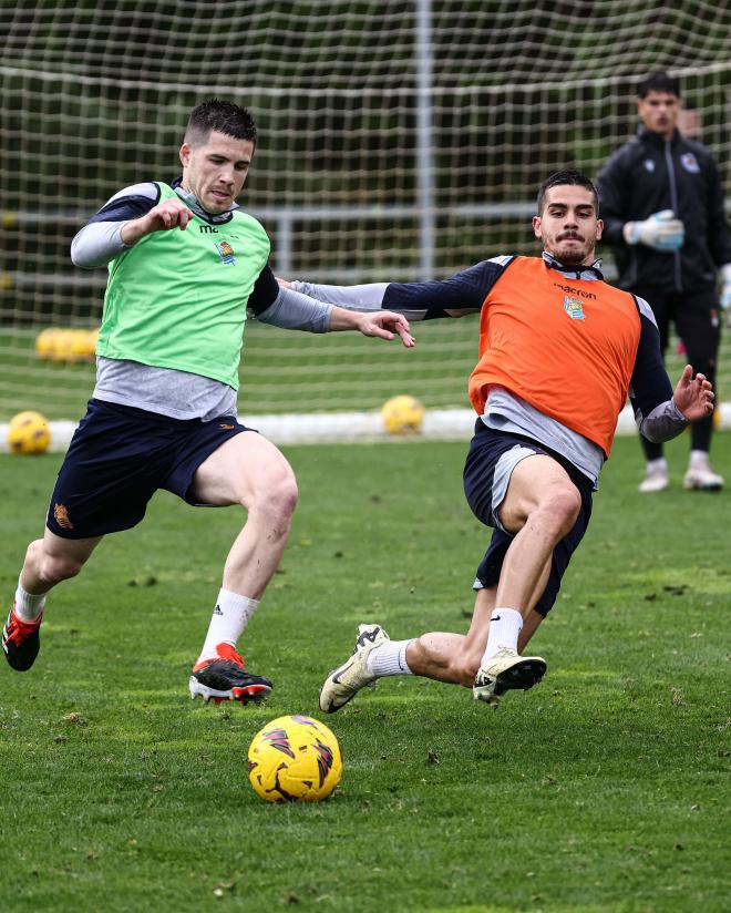 Igor Zubeldia y André Silva, en un entrenamiento en Zubieta (Foto: Real Sociedad).
