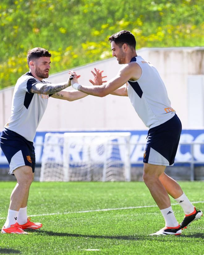 Javi Galán y Mikel Merino, en un entrenamiento en Zubieta (Foto: Real Sociedad).