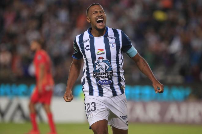 Rondón celebra un gol con el Pachuca mexicano esta temporada. (EFE/David Martínez Pelcastre)