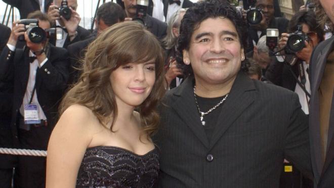 Diego Armando Maradona y su hija Dalma (Cordon Press)