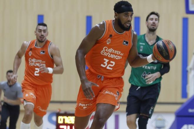 Valencia Basket busca sellar su billete al Playoff en la Fonteta ante el Joventut Badalona